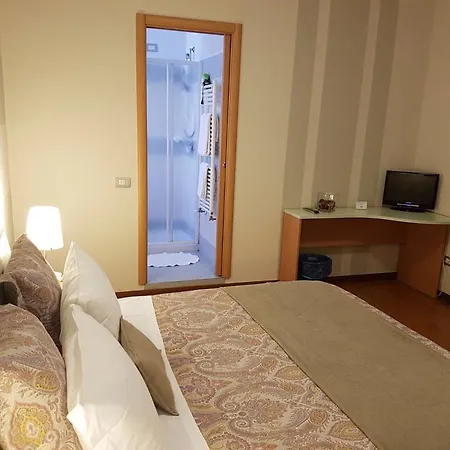 Otel Moniga