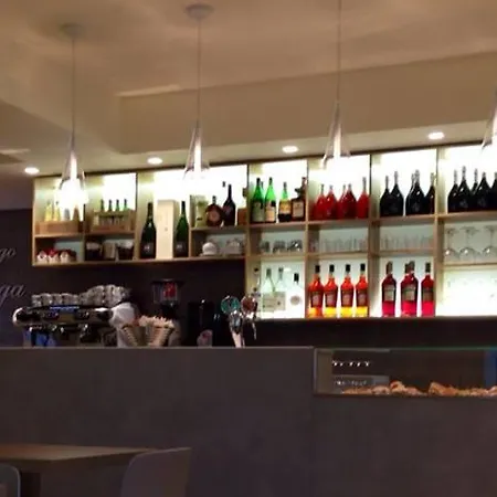 酒店 Moniga