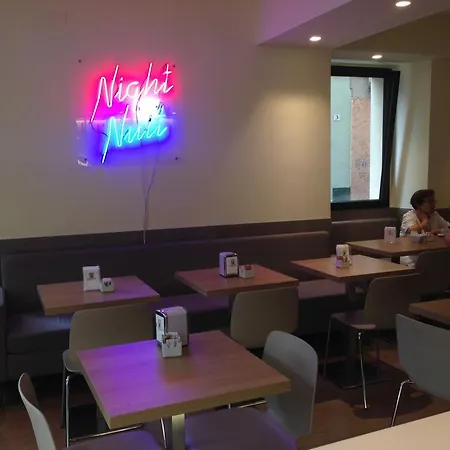 酒店 Moniga 代森扎诺-德尔加达